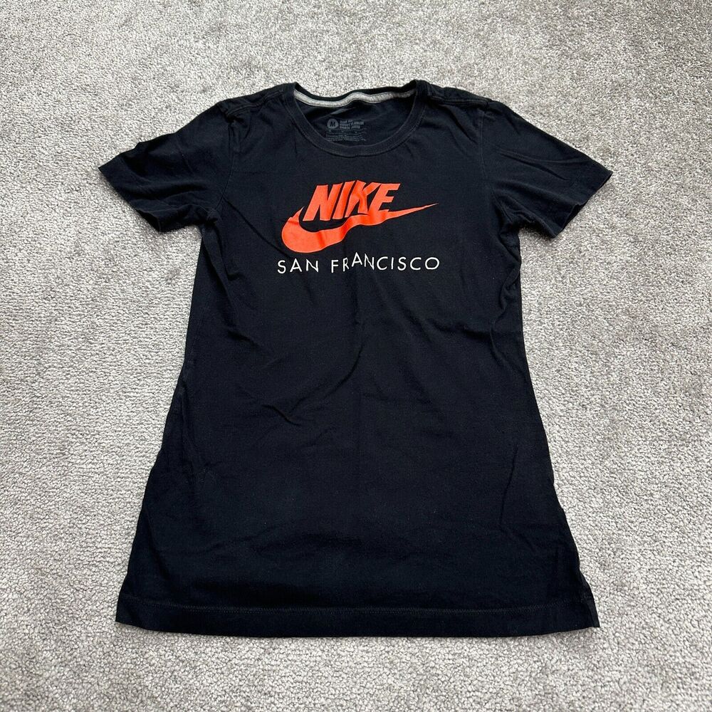 Nike Slim Fit Graphic T-Shirt Womens Medium Black Short Sleeve Crew Cotton Tee